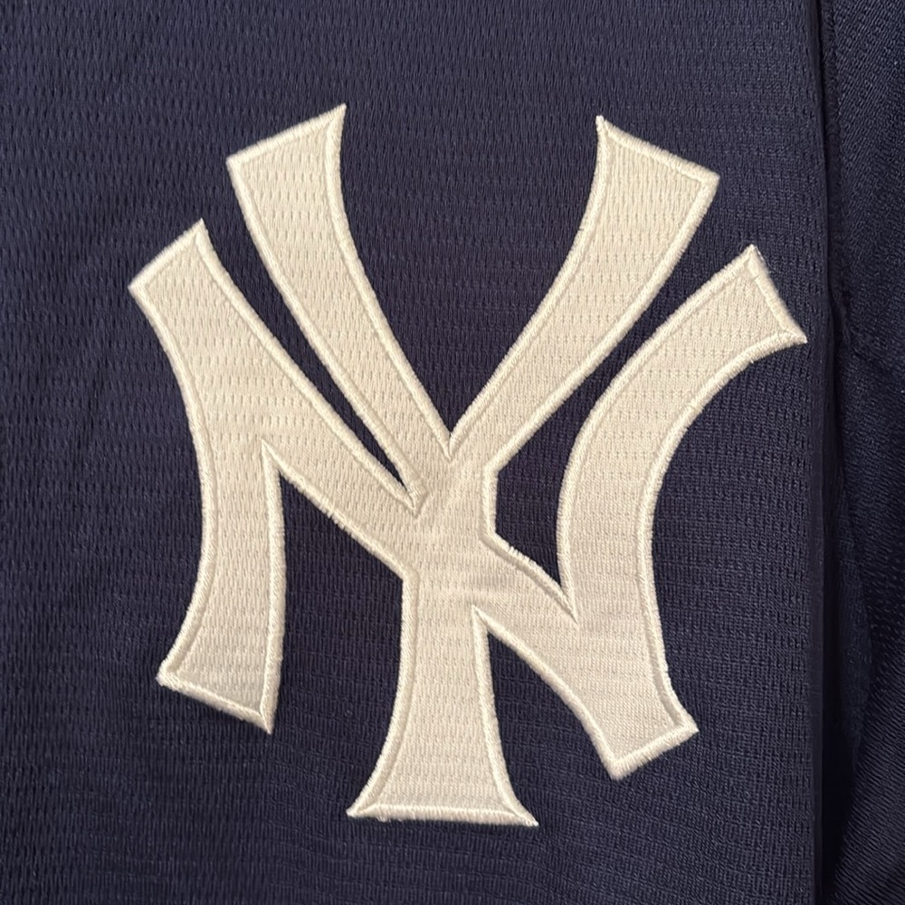 Yankees Genuine Merchandise Majestic Button down short sleeve TEIXEIRA 25.